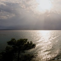 Pohled na moře z promenády mezi Promajnou a Baškou