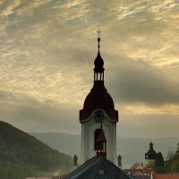 Pohled na kostel a náměstí