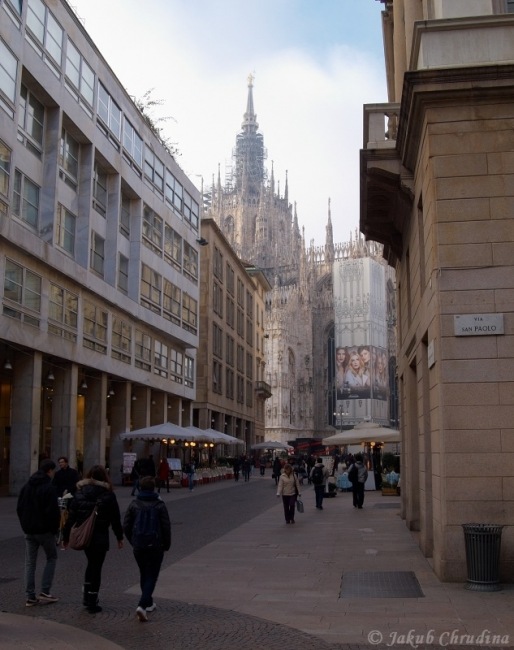Corso Vittorio Emaulele II a v pozadí Duomo di Milano