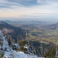 Úbočí Smrku a pohled do roviny, vpravo Ondřejník